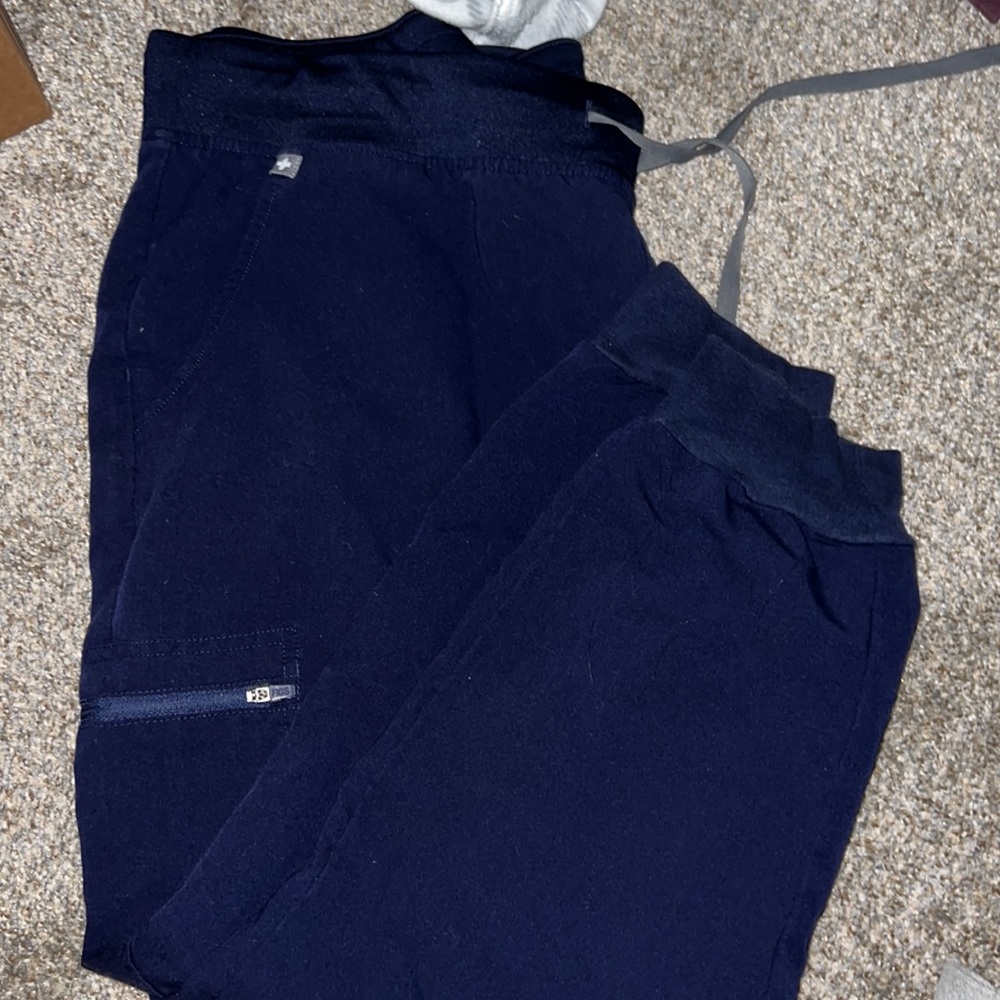 Figs scrubs